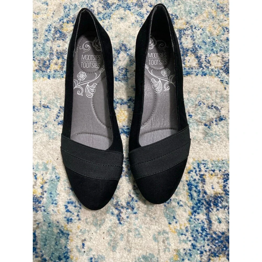 Black wedge heel